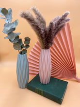 Load image into Gallery viewer, Geometric Vase