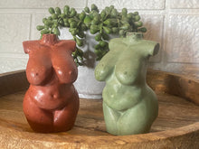 Load image into Gallery viewer, Curvaceous Lady Statue