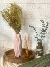 Load image into Gallery viewer, Geometric Vase