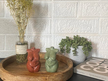 Load image into Gallery viewer, Curvaceous Lady Statue